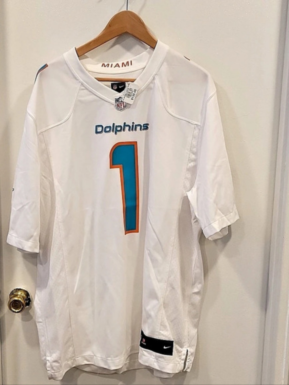 Nike Tua Tagovailoa #1 Miami Dolphins jersey NFL Jersey White XL NWT